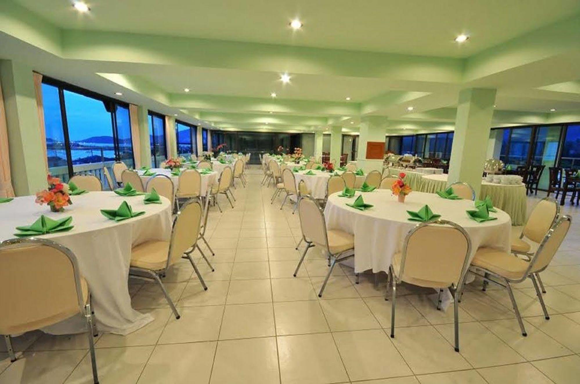 Grand Sea View Beach Resotel Lipa Noi Ngoại thất bức ảnh