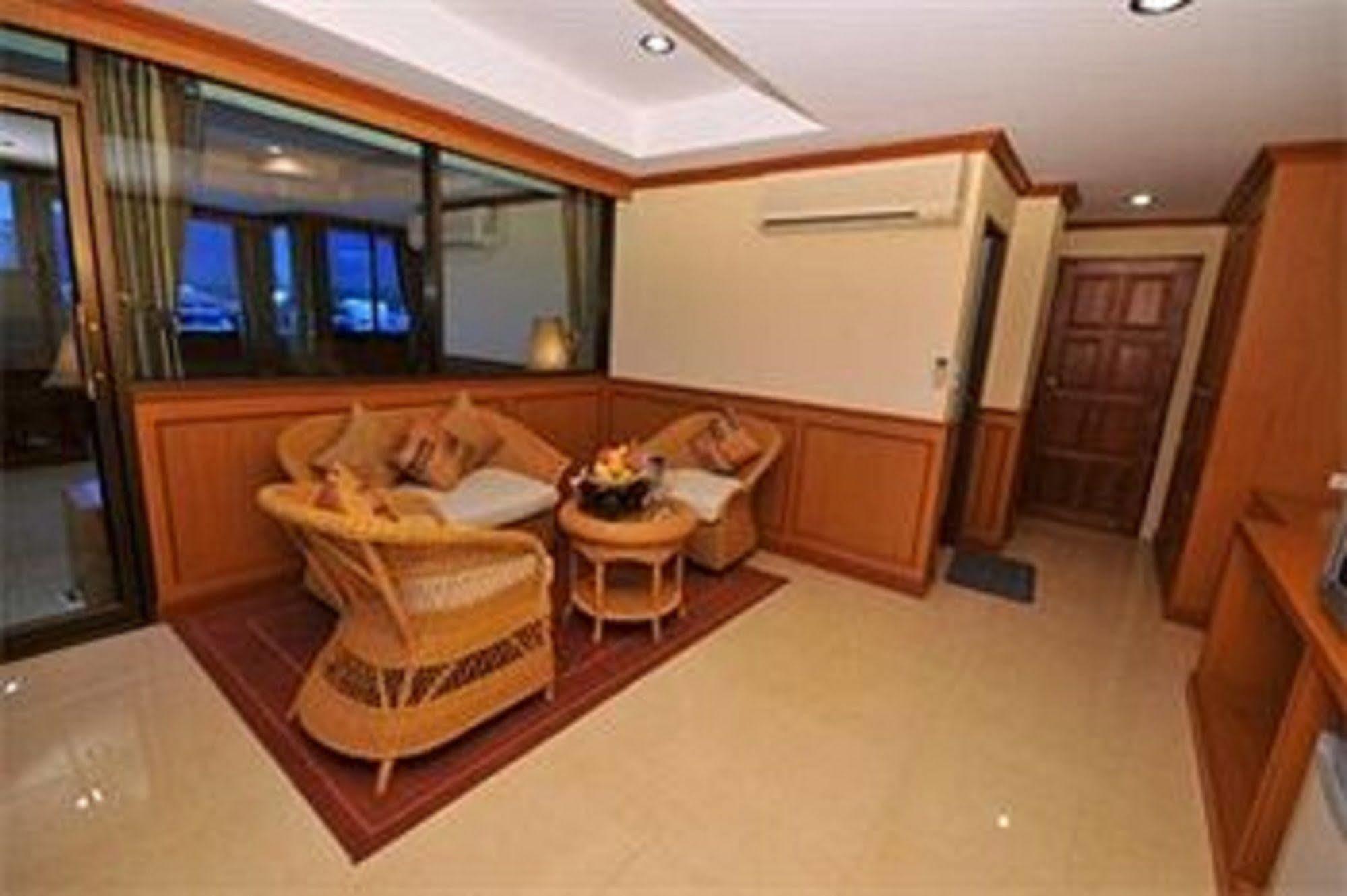 Grand Sea View Beach Resotel Lipa Noi Ngoại thất bức ảnh