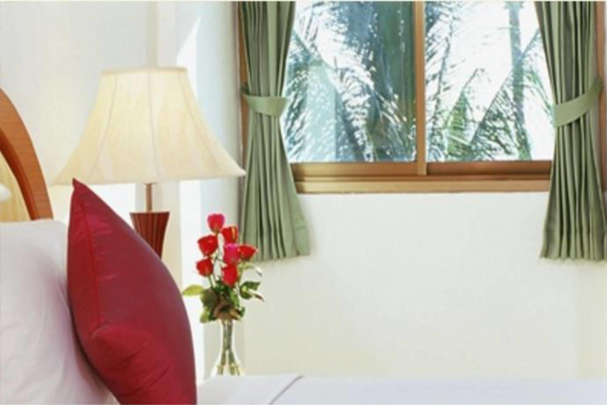 Grand Sea View Beach Resotel Lipa Noi Ngoại thất bức ảnh