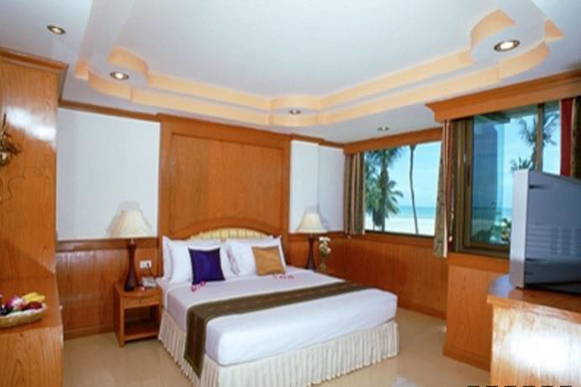 Grand Sea View Beach Resotel Lipa Noi Ngoại thất bức ảnh