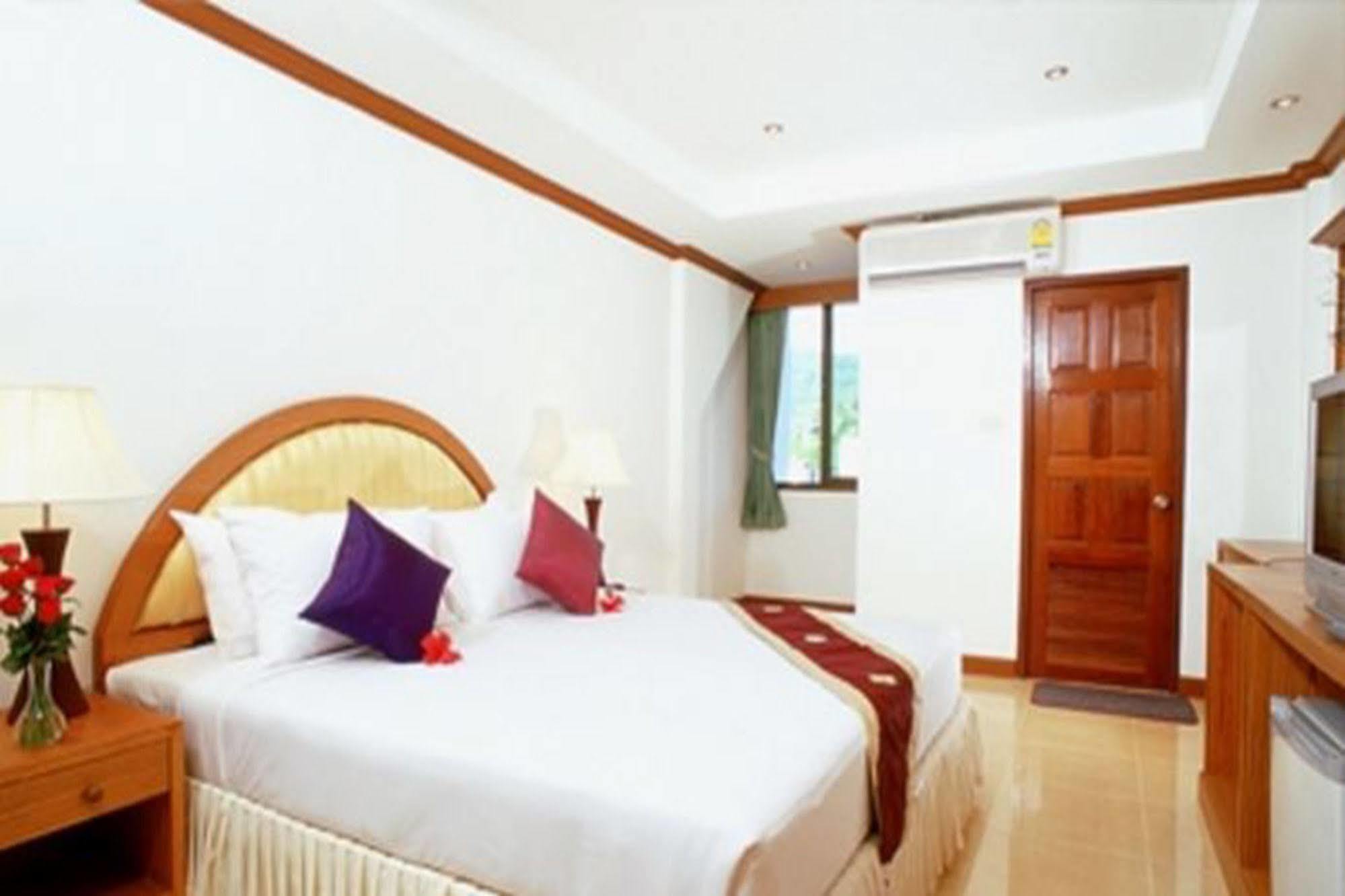 Grand Sea View Beach Resotel Lipa Noi Ngoại thất bức ảnh