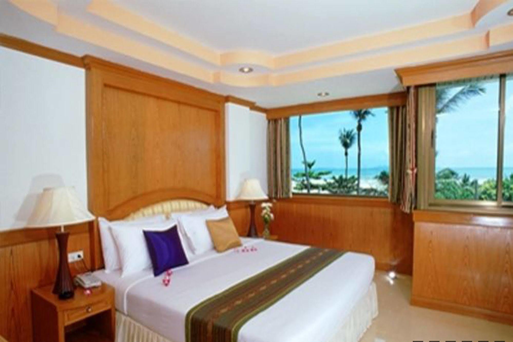 Grand Sea View Beach Resotel Lipa Noi Ngoại thất bức ảnh
