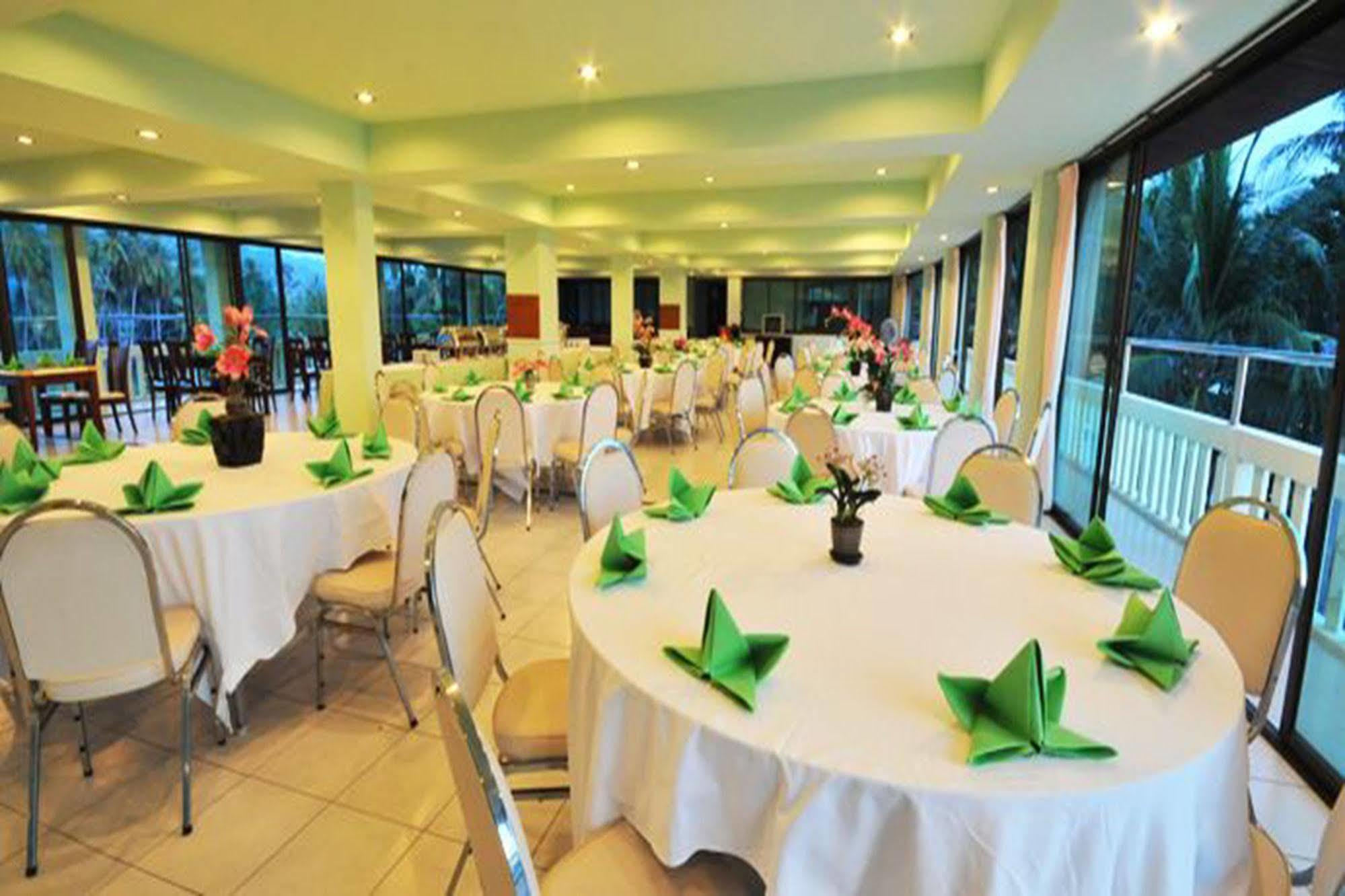 Grand Sea View Beach Resotel Lipa Noi Ngoại thất bức ảnh